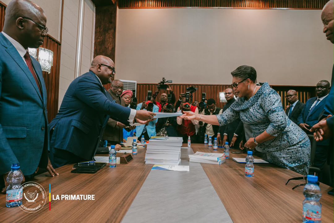 RDC : Judith Suminwa dépose un projet de budget 2027 de 24,8 milliards USD sur le papier, mais quel impact dans la vie réelle des Congolais qui souffrent ?
